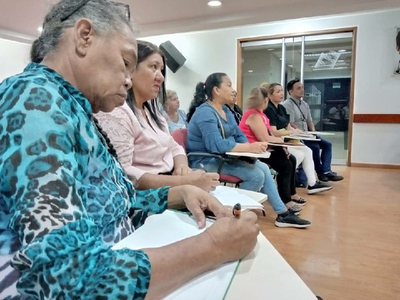 Taller Creando desde Casa capacita a emprendedores patrimoniales de Sucre