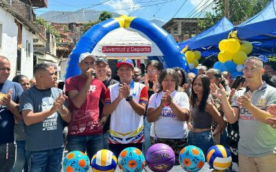Más de 1.200 familias de Las Casitas reciben atención integral