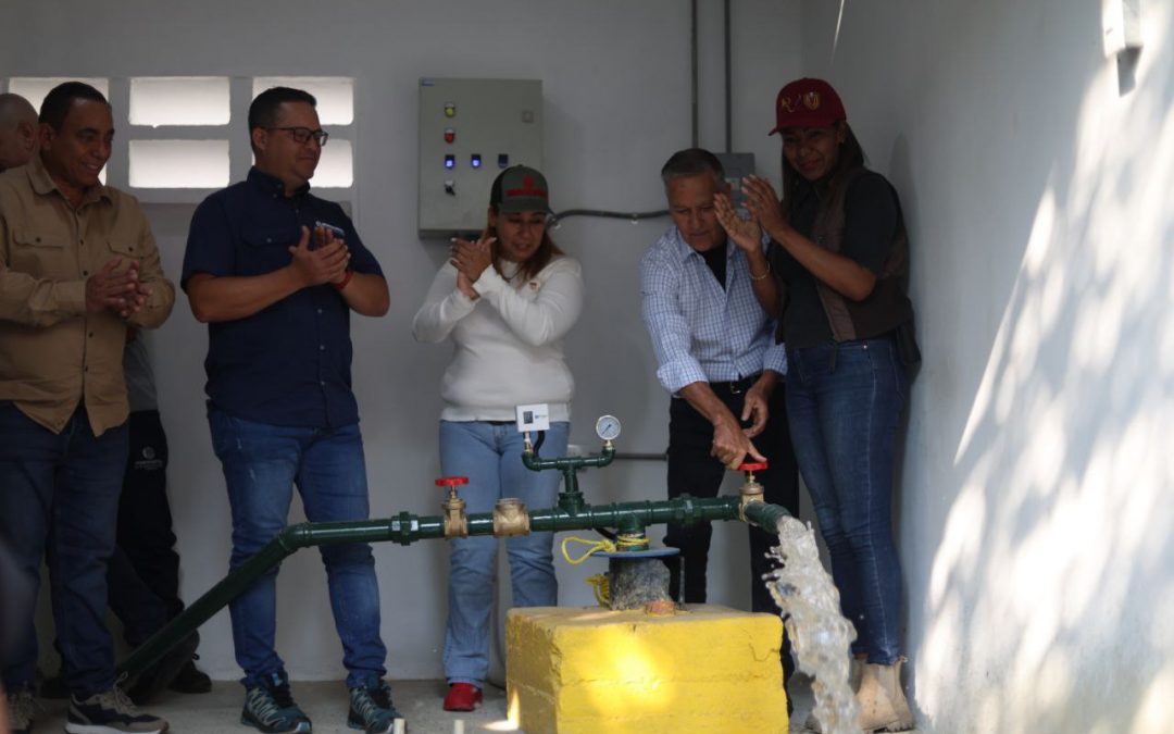 Tres sectores de Petare reciben agua directa con rehabilitación de pozo
