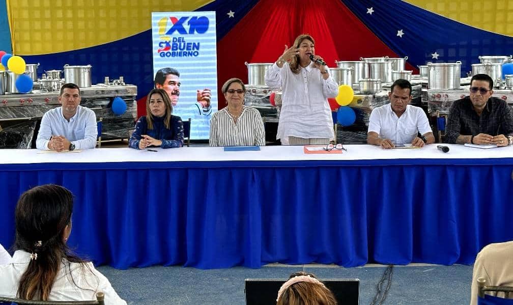 Dotan a 100 instituciones educativas de Miranda a través del 1×10 del Buen Gobierno