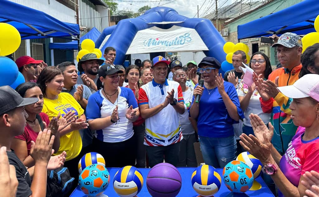 1.700 familias de Araira atendidas con jornada del 1×10