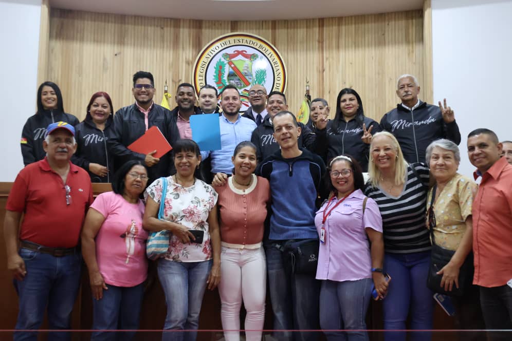 Presentaron proyecto de ley de telecomunicaciones en el Clebm