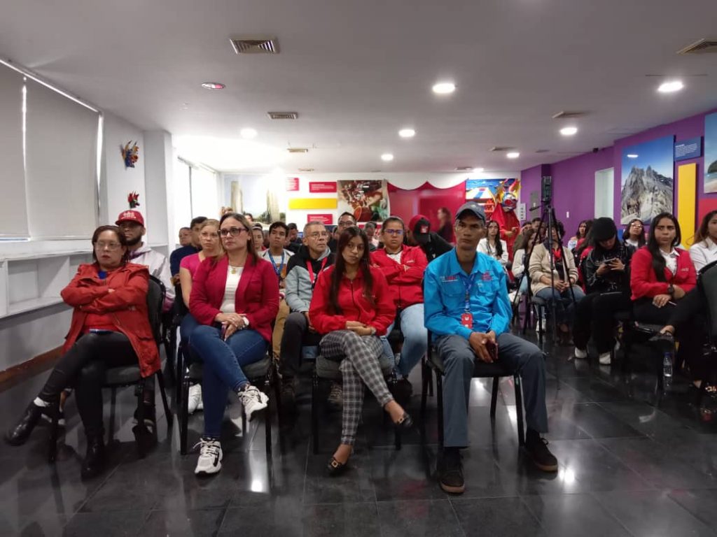 Con una conferencia sobre los Diablos Danzantes del Corpus Christi de San Francisco de Yare, este jueves los trabajadores del Instituto Nacional de Turismo.conocieron más está tradición.
