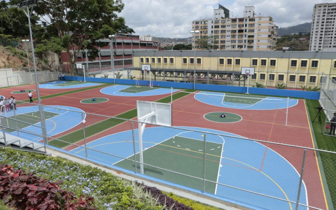 Renovado colegio Mariano Picón Salas en Petare