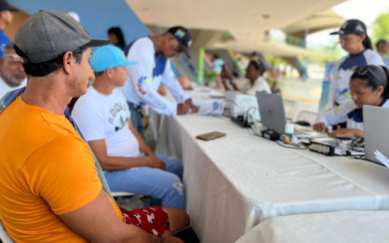 Más de 1.100 pescadores de Higuerote fueron atendidos en jornada integral