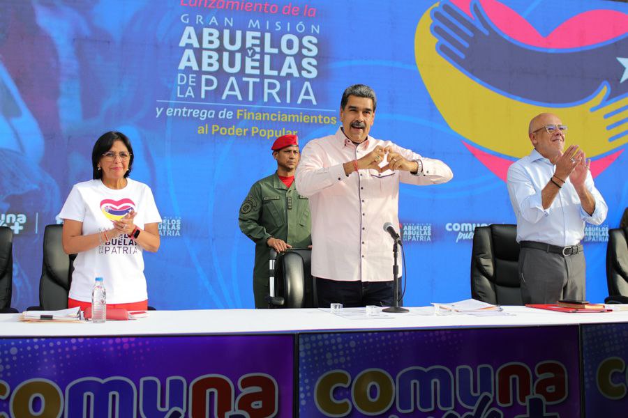 Presidente Maduro autorizó desembolso de recursos para los 4.500 circuitos comunales