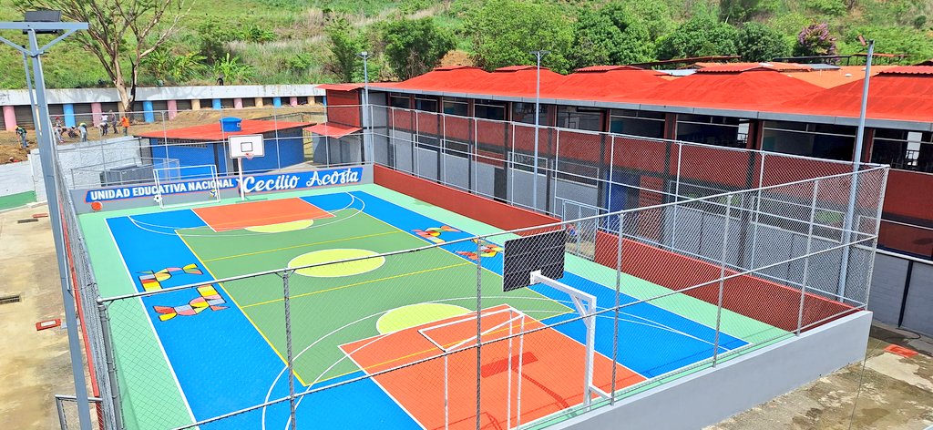 Charallave recibe renovado liceo Cecilio Acosta (+Laboratorio de robótica)