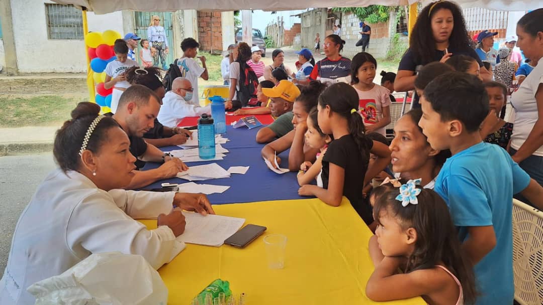 Más años, más amor llegó a  Paso Real en Charallave