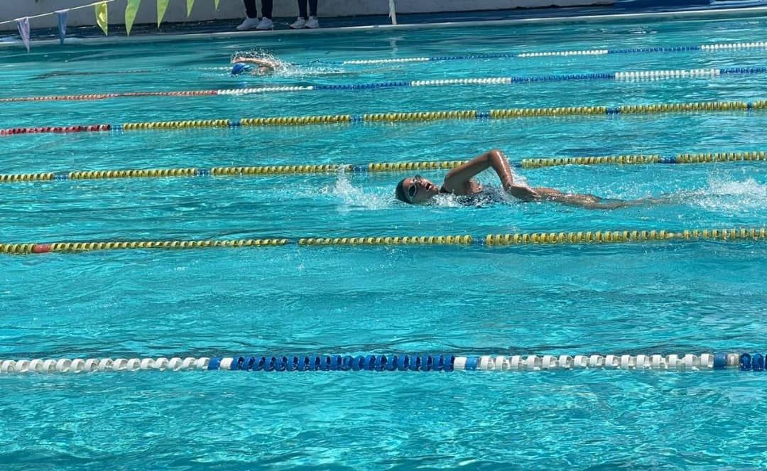 Zamora se llevó seis de oro en natación de estudiantiles Miranda 2024