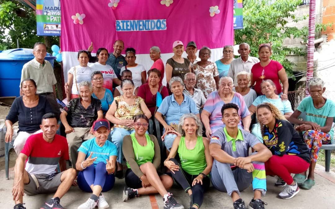 Actividad Física Comunitaria puso en movimiento a abuelos de Charallave