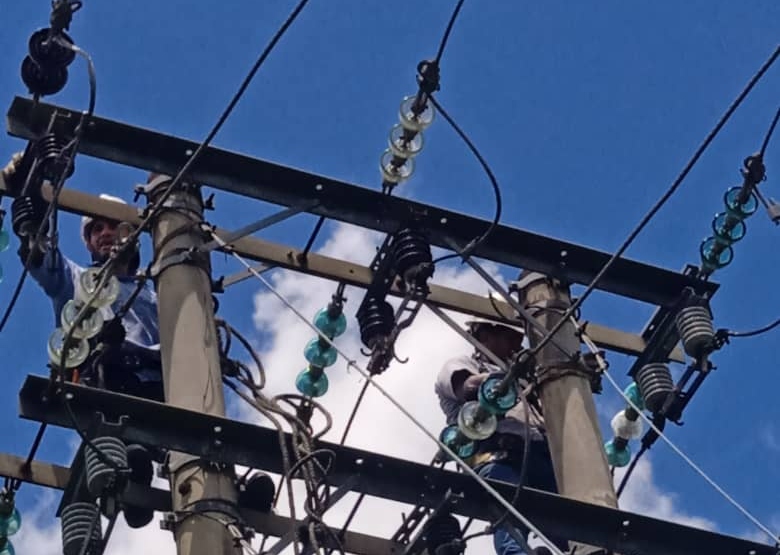 Realizan trabajos de mantenimiento eléctrico en subestación Cúa