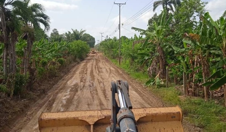 A buen pie rehabilitación de la vialidad agrícola  en Valles del Tuy