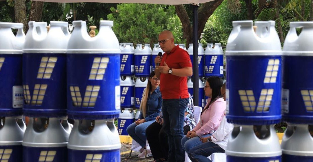 Entregan primer lote de cilindros de gas a comuna de El Hatillo (+Consulta Popular)