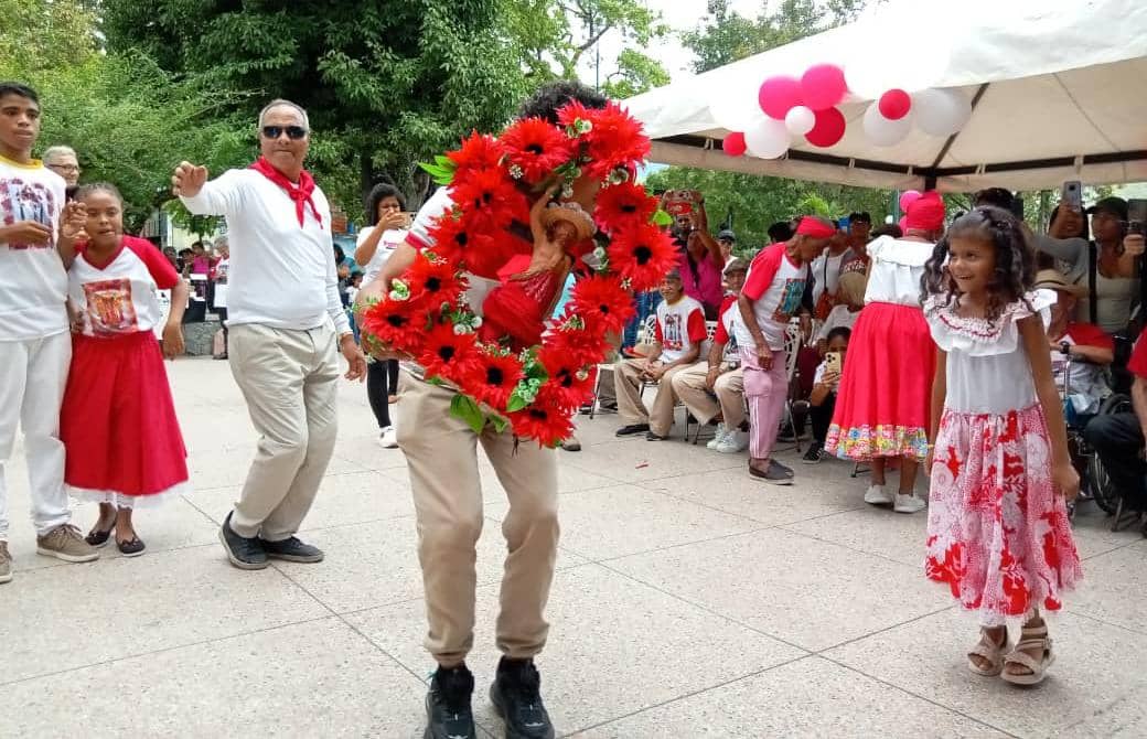 Parranda San Juan Sixto de Guatire participó en encuentro patrimonial en Caracas