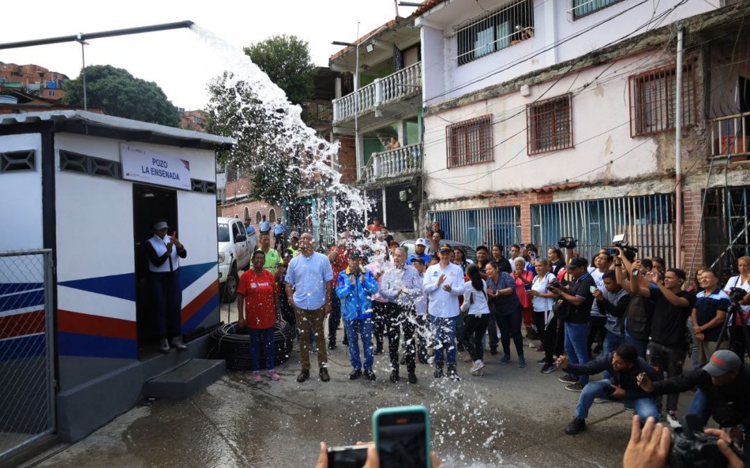 Entregaron pozo de agua y estación de bombeo en municipio Sucre por el 1×10 del Buen Gobierno