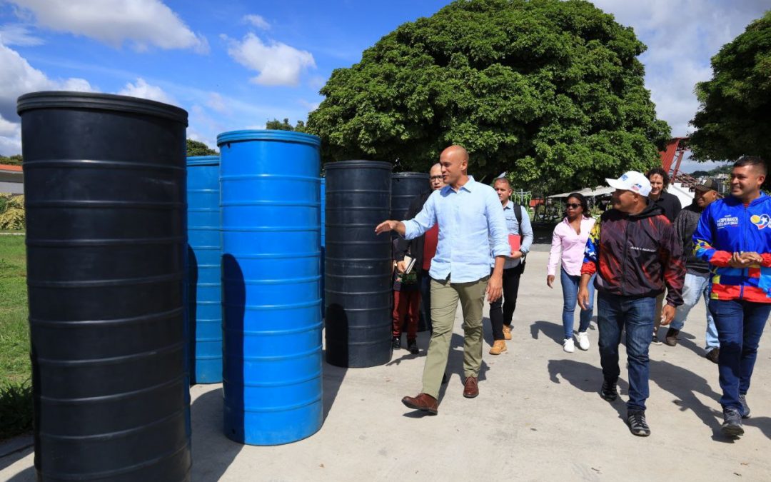 Servicio de agua se potencia en Baruta con entrega de 50 tanques