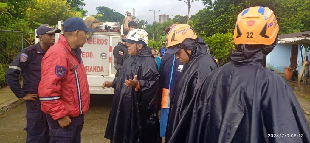 Atienden a familias de Pedro Gual afectadas por lluvias