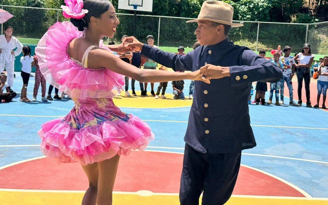 Circo y magia disfrutaron niños de Tomás Lander