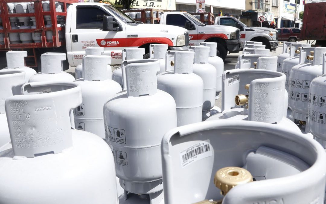 Comunas de Guaicaipuro reciben 1.390 cilindros de gas de la Consulta Popular Nacional