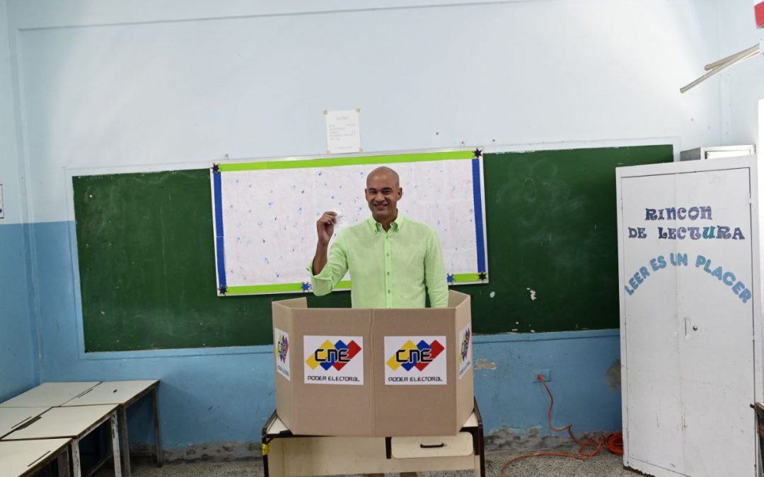Héctor Rodríguez: Centros electorales de Miranda funcionan con normalidad