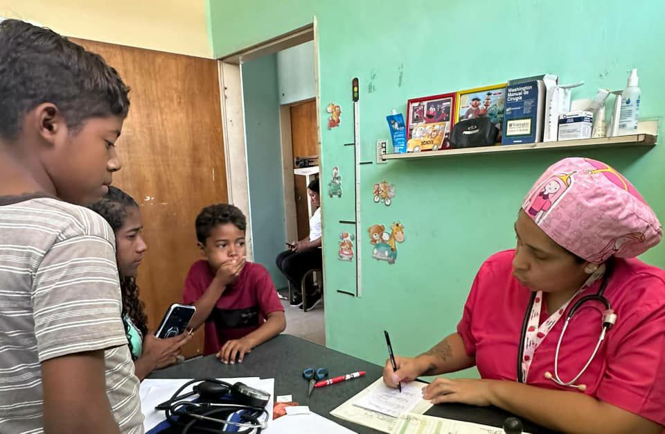 Más de 300 personas recibieron atención médica en Santa Teresa del Tuy