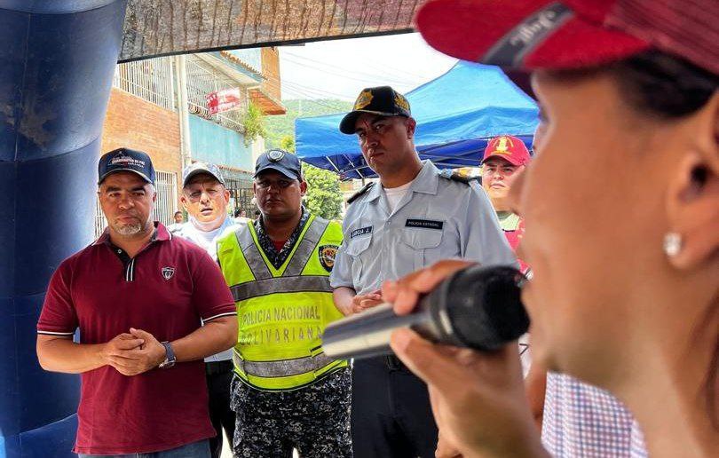 Reconocen labor de funcionarios policiales en Valles del Tuy por desempeño en Plan República