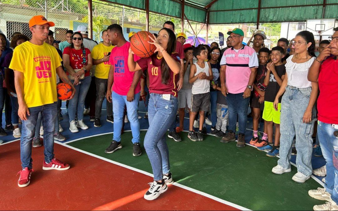 Rehabilitada cancha en Brisas de Macuto