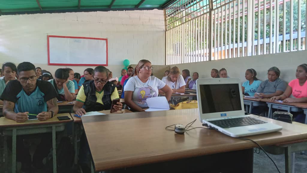 Más de mil docentes de Paz Castillo participan en el Plan Nacional de Formación Académico