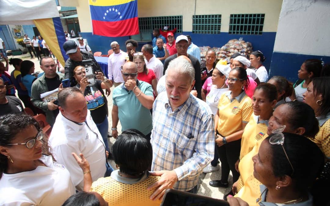 Atención social integral llega a más de 1.200 docentes del municipio Acevedo