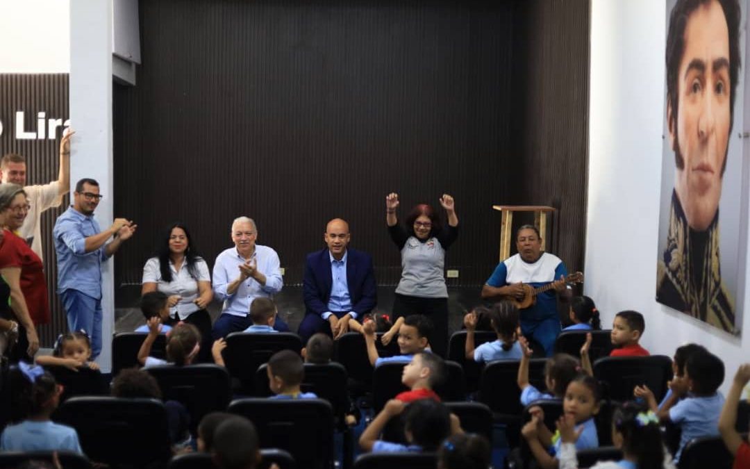 Entregan rehabilitada unidad educativa Rafael Napoleón Baute de Petare