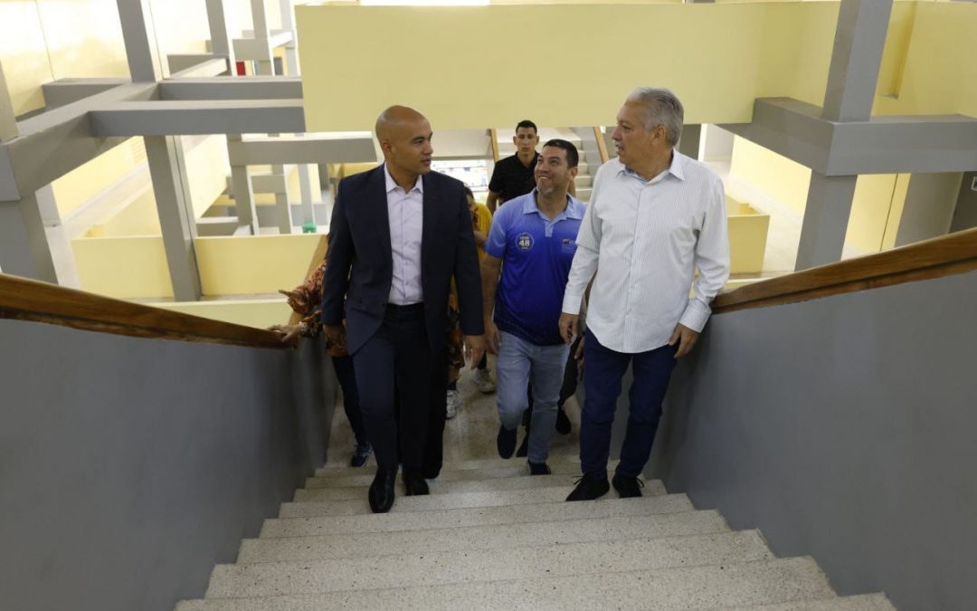 Inspeccionan rehabilitación de unidad educativa Mariano Picón Salas