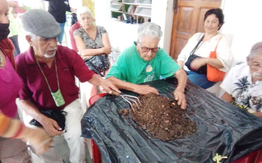 Abuelos de Sucre aprendieron sobre cultivo y siembra con el Inces