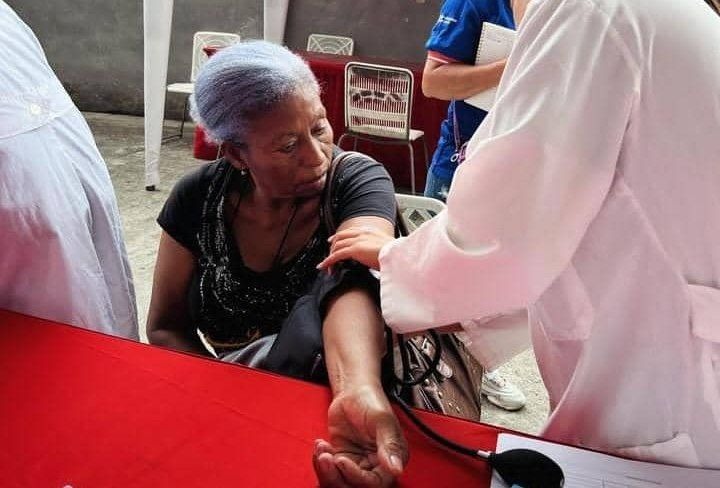 Adultos mayores en San Pedro de los Altos recibieron atención social