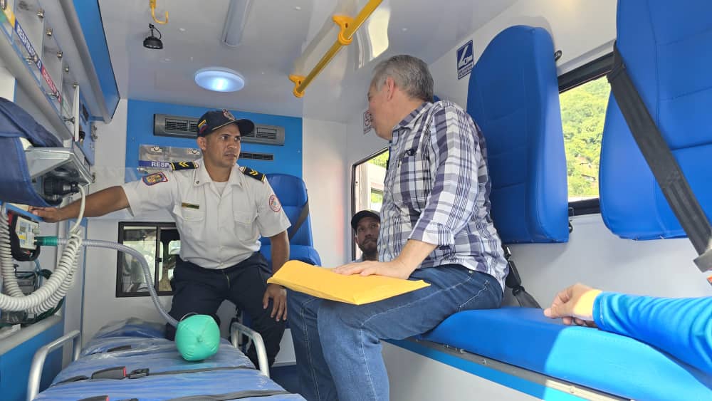 Activan servicio de cuidados intensivos en ambulancias del 0-800-MIRANDA