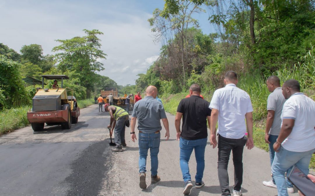 Avanzan labores de asfaltado en la Troncal 12 de la carretera nacional Caucagua – Higuerote