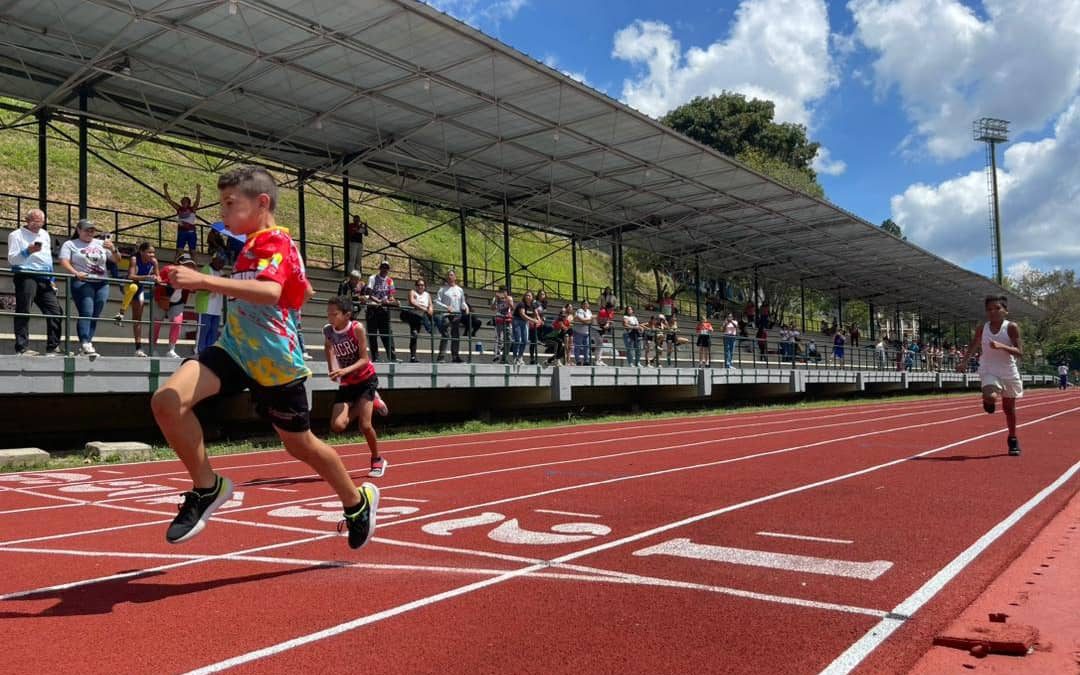 Simón Bolívar y Brión se lucieron en atletismo de Juegos Comunitarios Miranda 2024