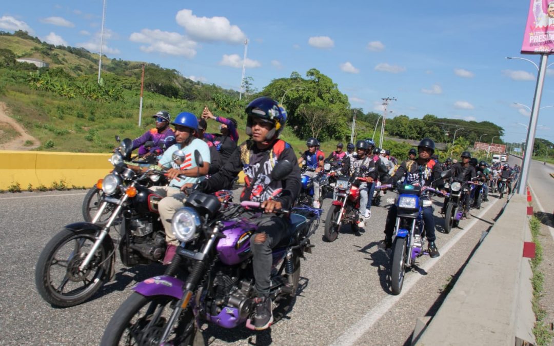 Gobierno de Miranda entregó motocicletas a Fuerza Motorizada de Barlovento