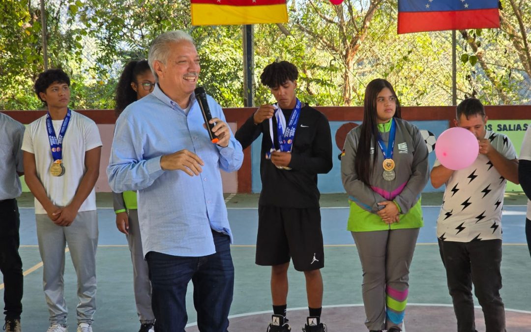 U.E.E. estado Aragua cuenta con cancha deportiva totalmente rehabilitada