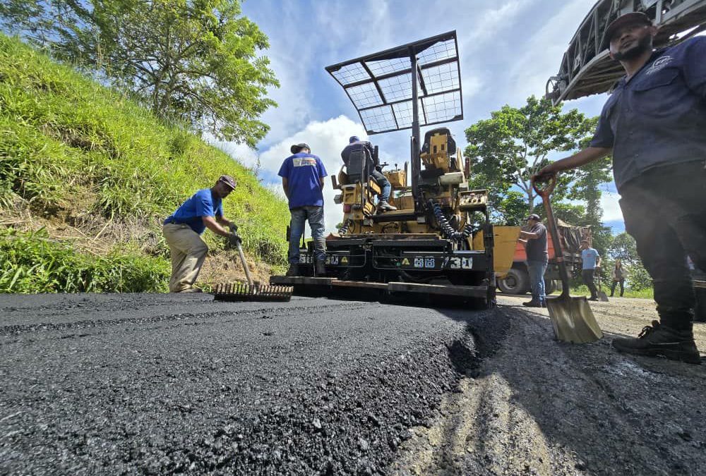 Mejoran vialidad en parroquia Altagracia de La Montaña con trabajos de asfaltado