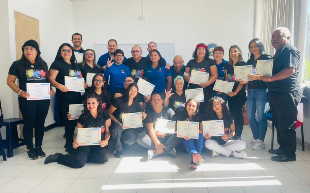 Capacitación en lenguaje de señas sigue sumando participantes en  Miranda