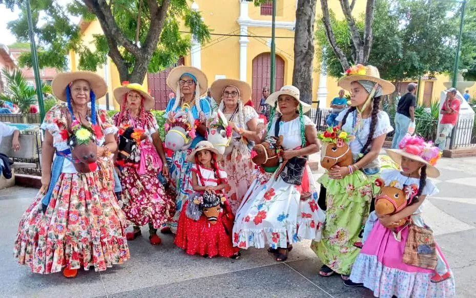 Santa Lucía celebró el XVI encuentro nacional de Burras y Burriquitas