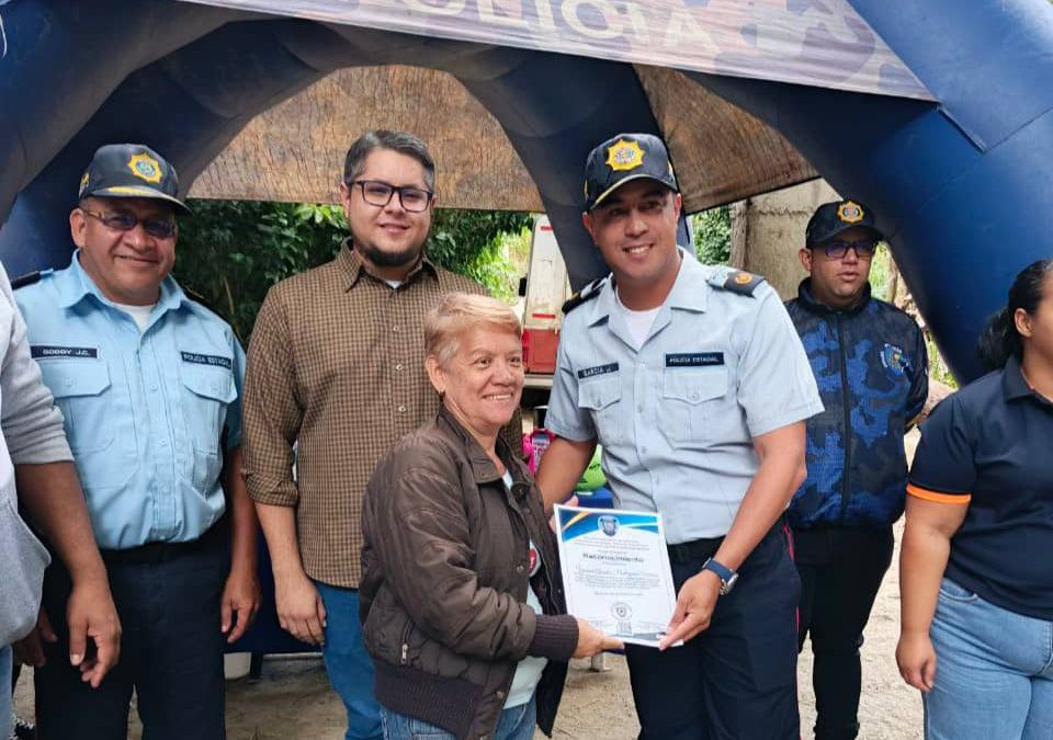 Vecinos de Los Bambúes participaron en jornada integral de la Policía de Miranda