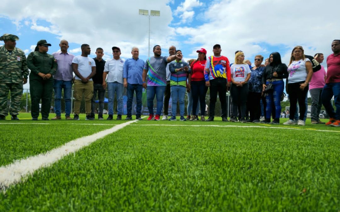 Futbolistas de Colinas de San Francisco estrenan cancha de fútbol José «Cheo» López