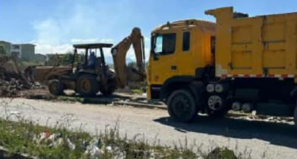 Eliminan vertedero improvisado en calle La Raiza del municipio Paz Castillo