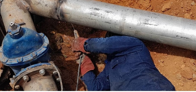 Instaladas tuberías de agua potable en El Carpintero a través de la por Consulta Popular Nacional