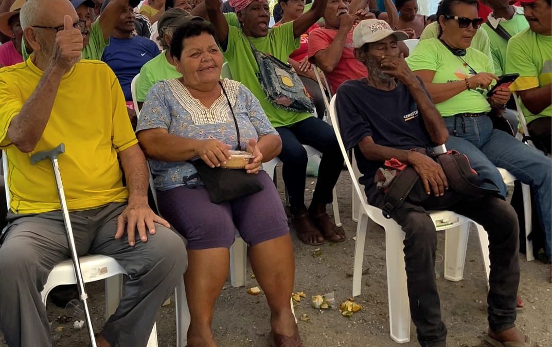 Jornada social integral atendió a más de 100 adultos mayores en Carenero