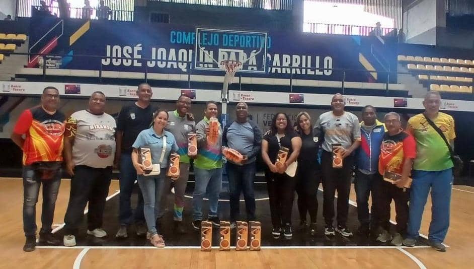 Equipan con balones a 64 clubes de baloncesto del estado Miranda