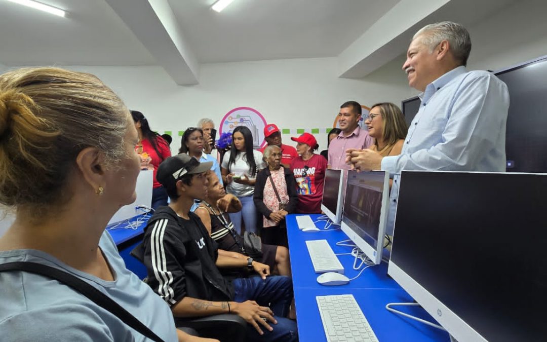 Gobierno Bolivariano entregó Biblioteca Digital en Las Minas de Baruta