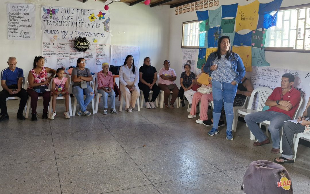 Secretaría de Adultos Mayores se reúne con abuelos de Ciudad Miranda para fortalecer atención integral