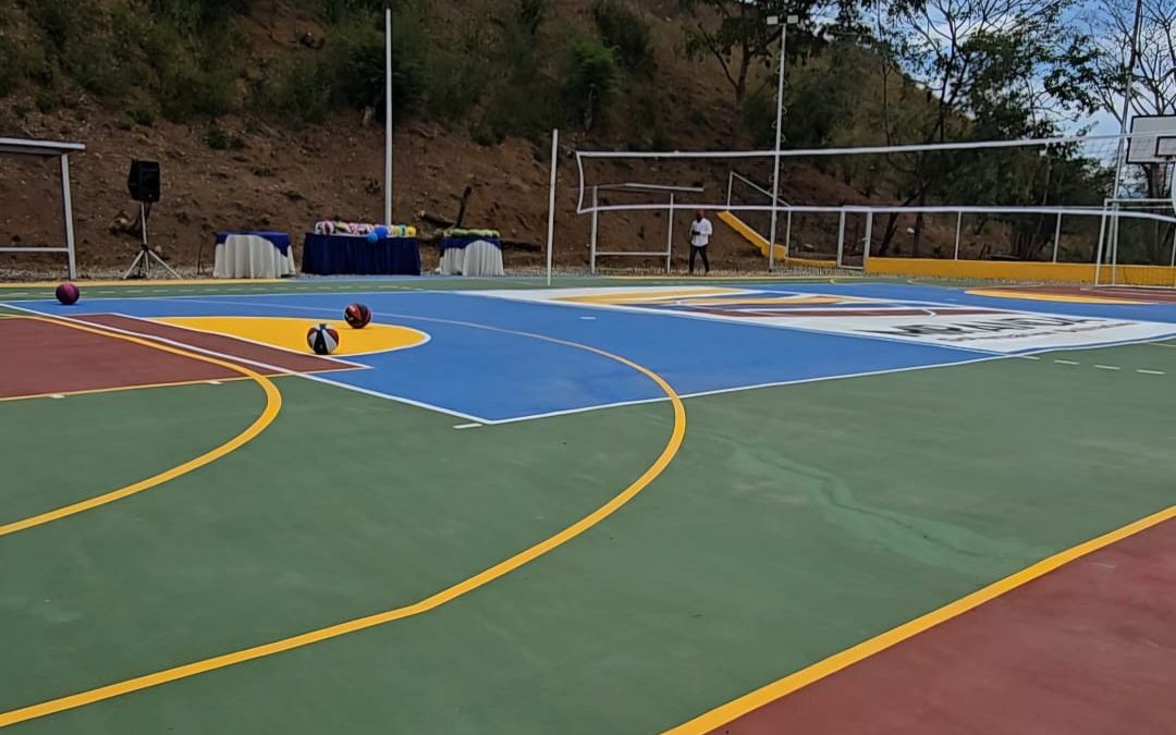 Entregan totalmente rehabilitada cancha deportiva Matalinda en Charallave